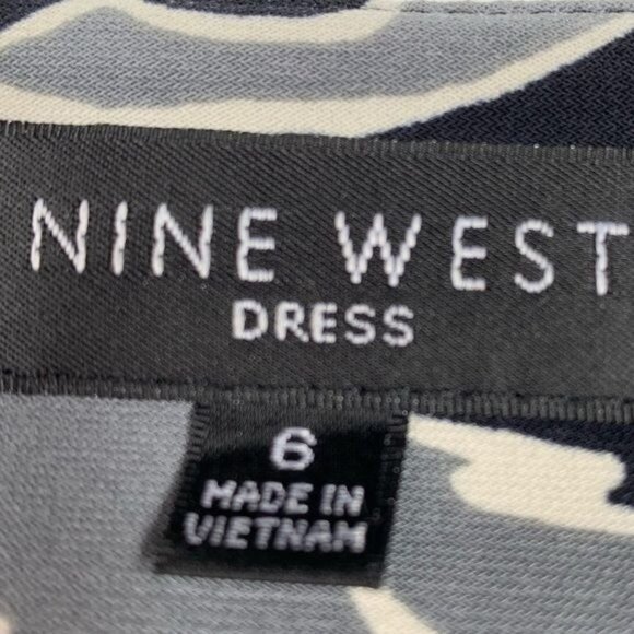 Nine West Floral Ruffle Bottom Boat Neck Multicolor Mini Shift Dress Size 6 - Picture 7 of 7